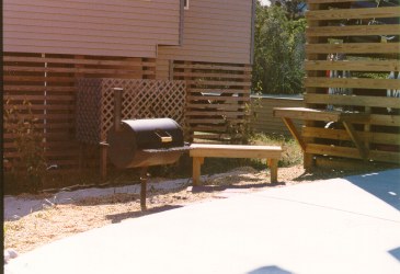 Grill & Bench